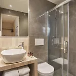 Apartment Center Of Paris By Studio Prestige